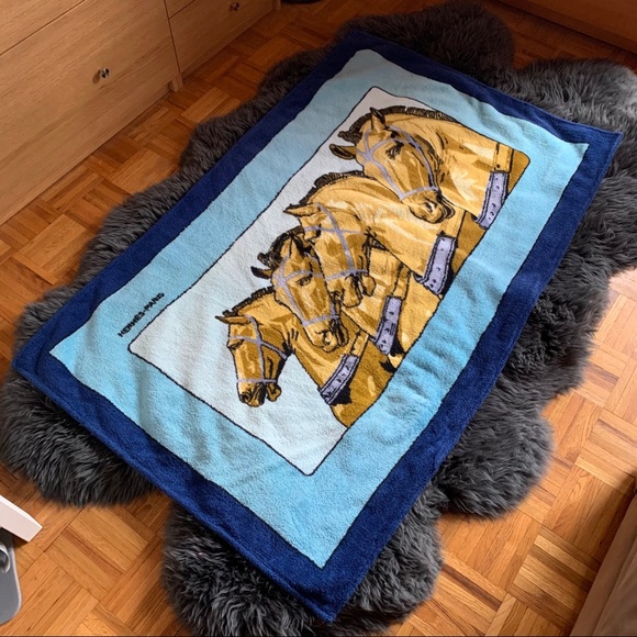 Vintage Hermès Large Towel Equestrian/Horses Motif - Picture 9 of 16